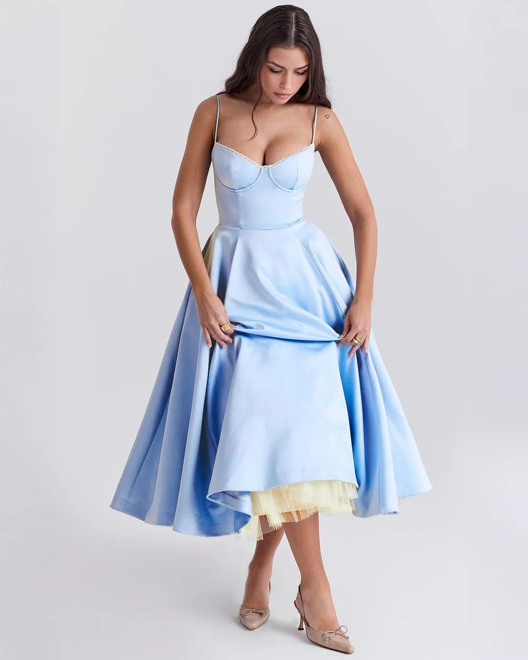 Gala - Vestido ajustado con tirantes finos