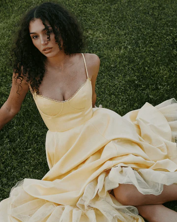 Gala - Vestido ajustado con tirantes finos